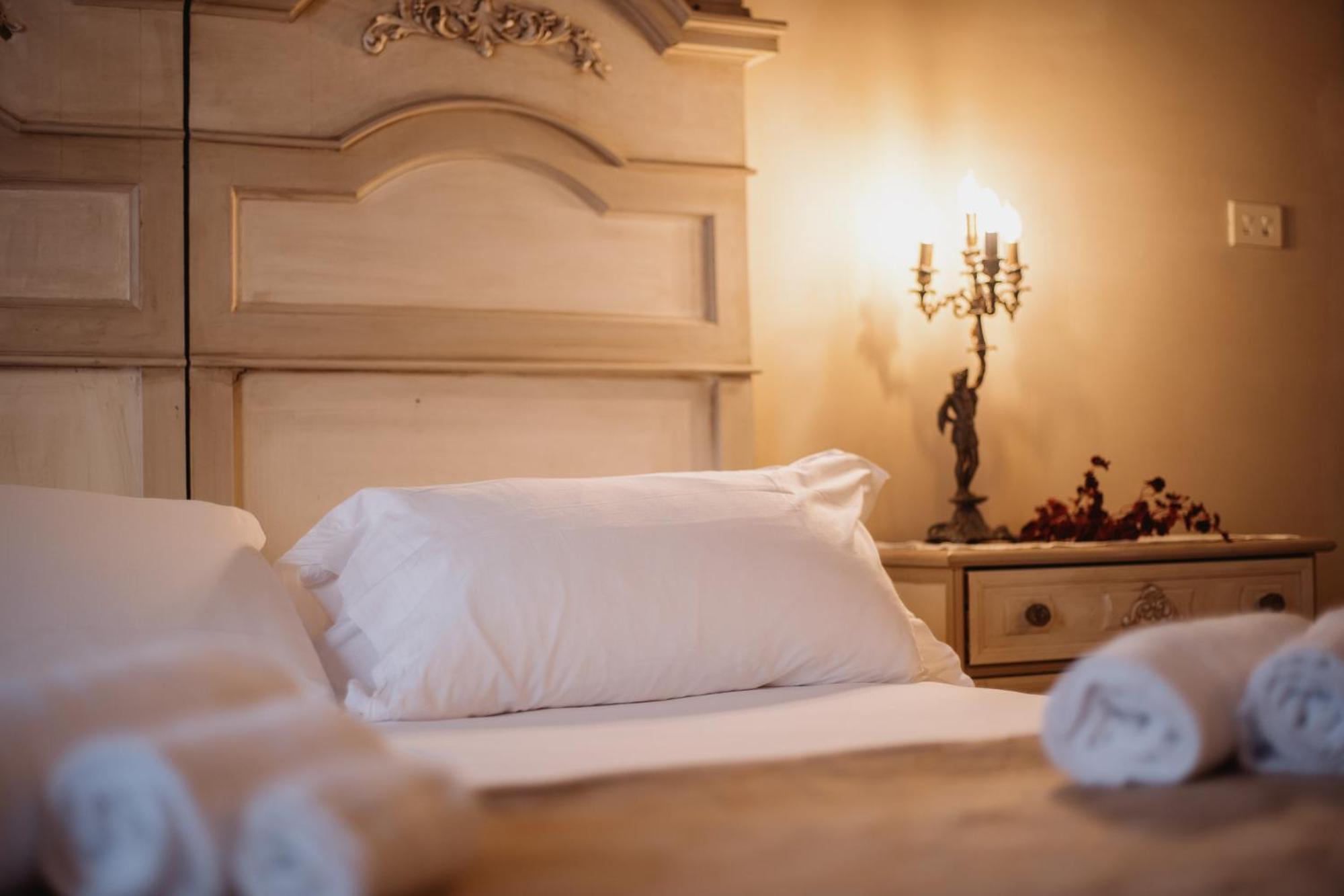 Hotel Oviv Dimora Del Borgo Аккуавіва-Пічена Екстер'єр фото